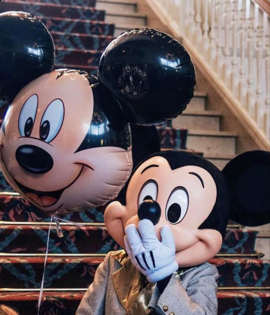 Aesthetic Mickey Mouse PFP